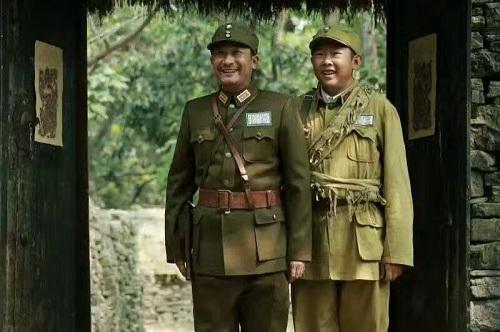 電視劇《政委》熱播 左騰云侯祥歡樂飚戲
